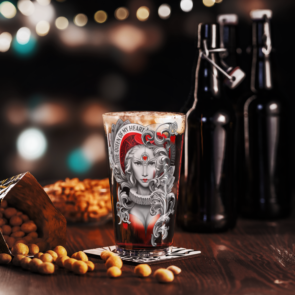 Queen Hearts - Shaker pint glass